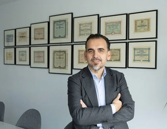 Milutin Nikolić, Osnivač škole